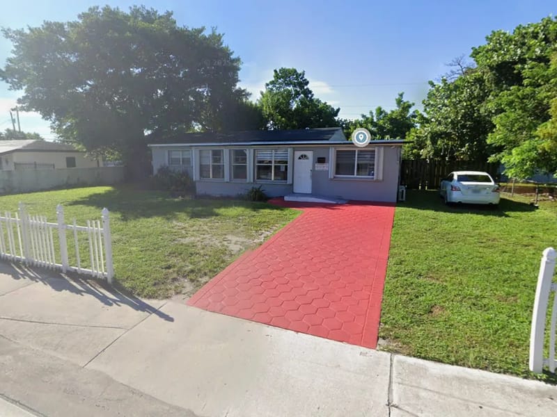 L&T Alf Llc — Assisted Living, Miami, FL · photo 2