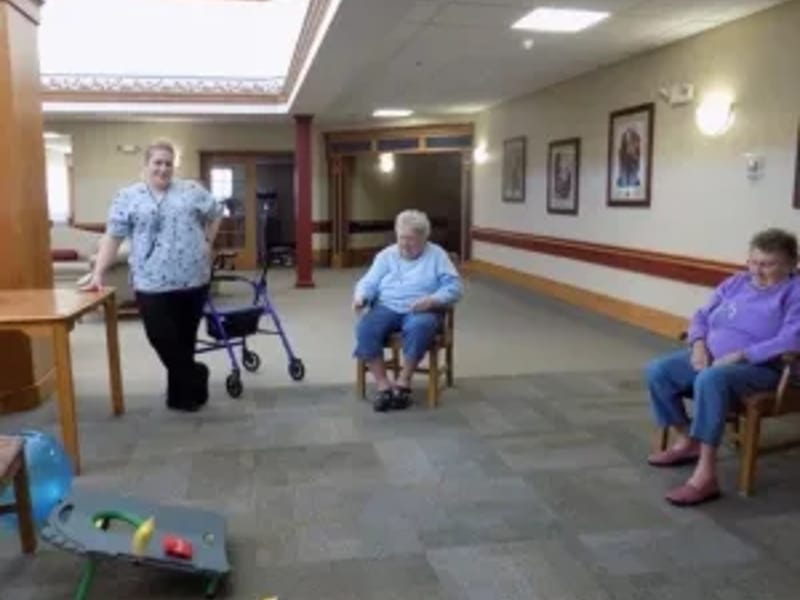 Woodland Manor - Assisted Living in Fairmont, MN photo 3