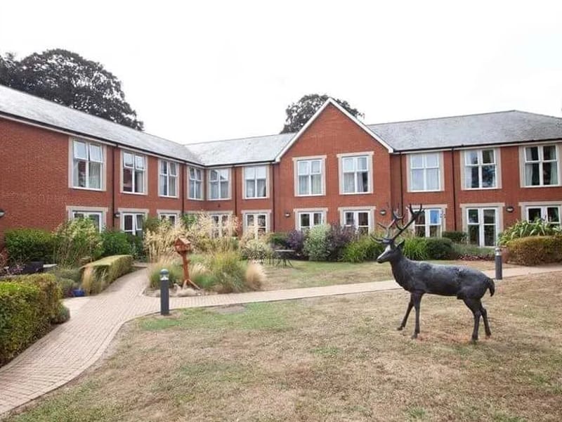Maids Moreton Hall - Nursing Home in Buckingham, England photo 3