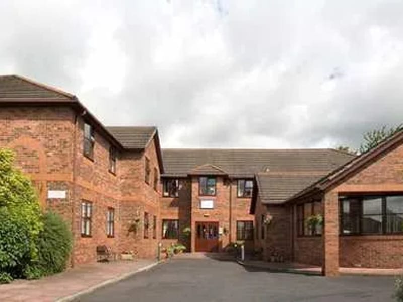 Hyde Lea - Assisted Living in Bolton, England photo 3