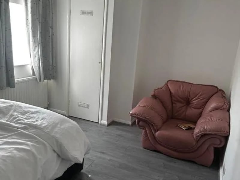 AT Apex House Ltd - Assisted Living in Dagenham, England photo 2