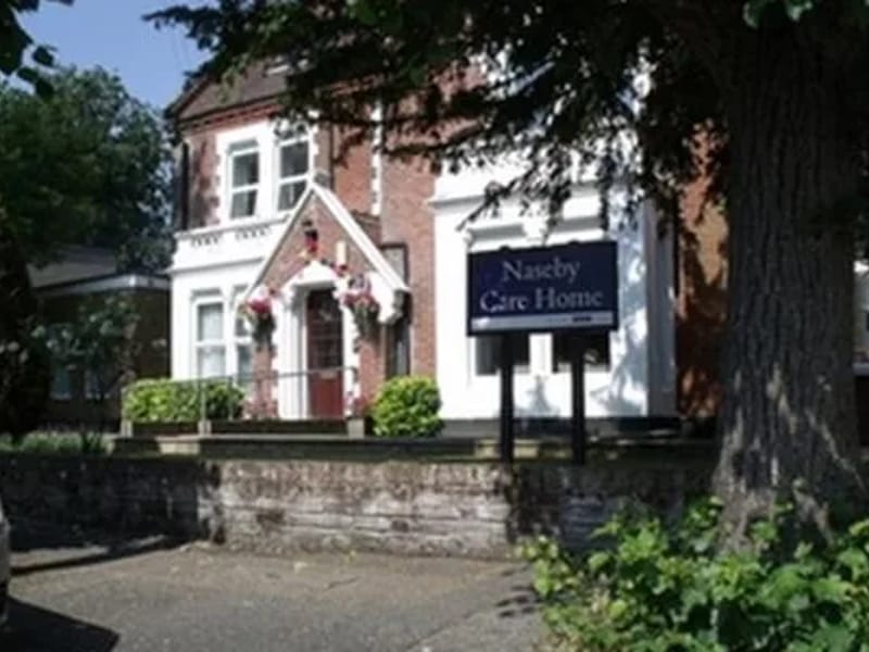 Naseby Care Home - Nursing Home in Christchurch, England photo 2