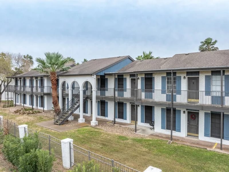 Country Club Manor - Assisted Living in Sacramento, CA photo 2