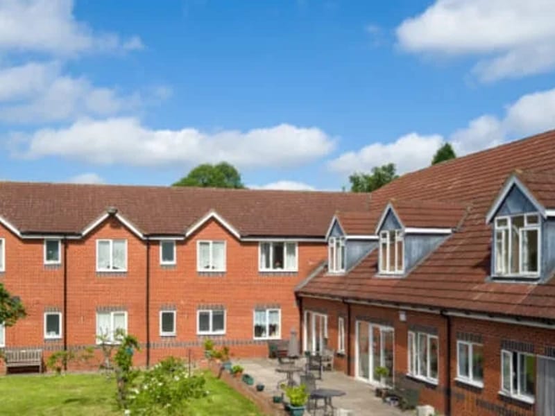 Island Court Care Home - Nursing Home in Bilston, England photo 3