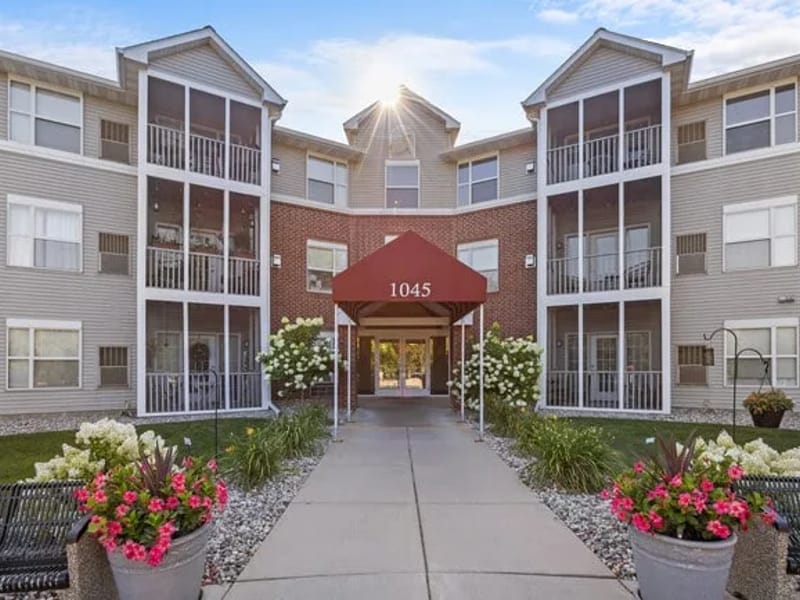 Crestwood - Assisted Living in Chaska, MN photo 2
