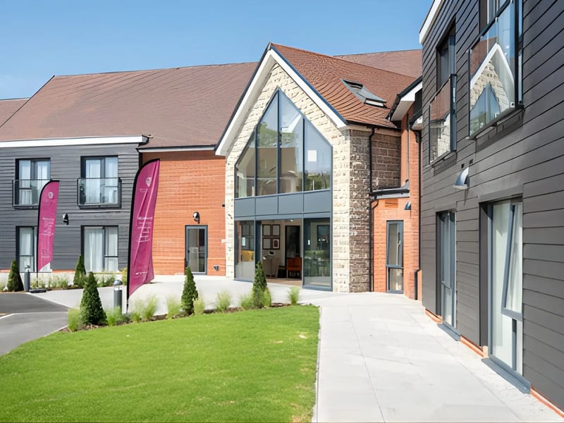 Maplewood Court Care Home - Nursing Home in Maidstone, England photo 2