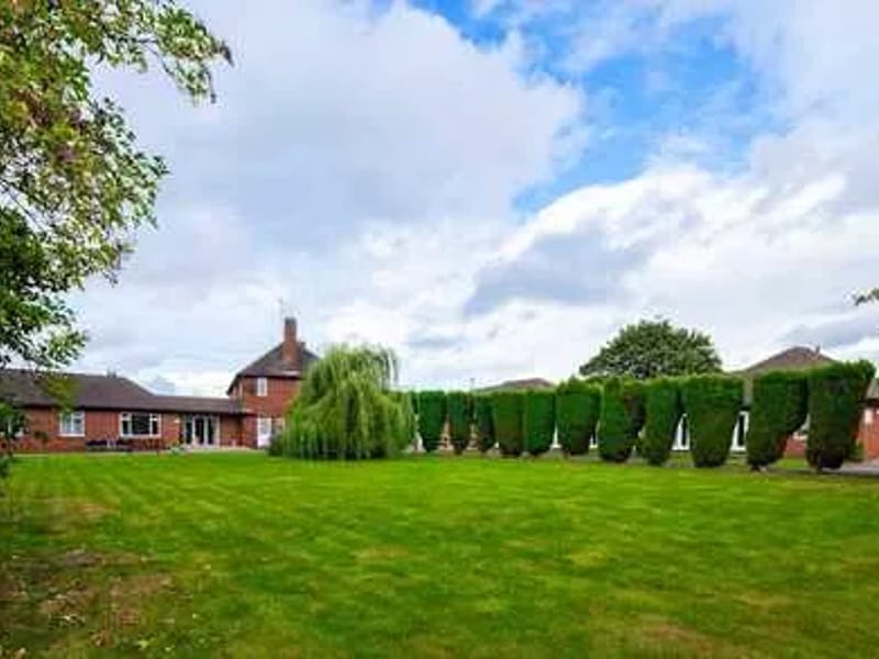 Harewood Court Nursing Home in Leeds, England photo 3