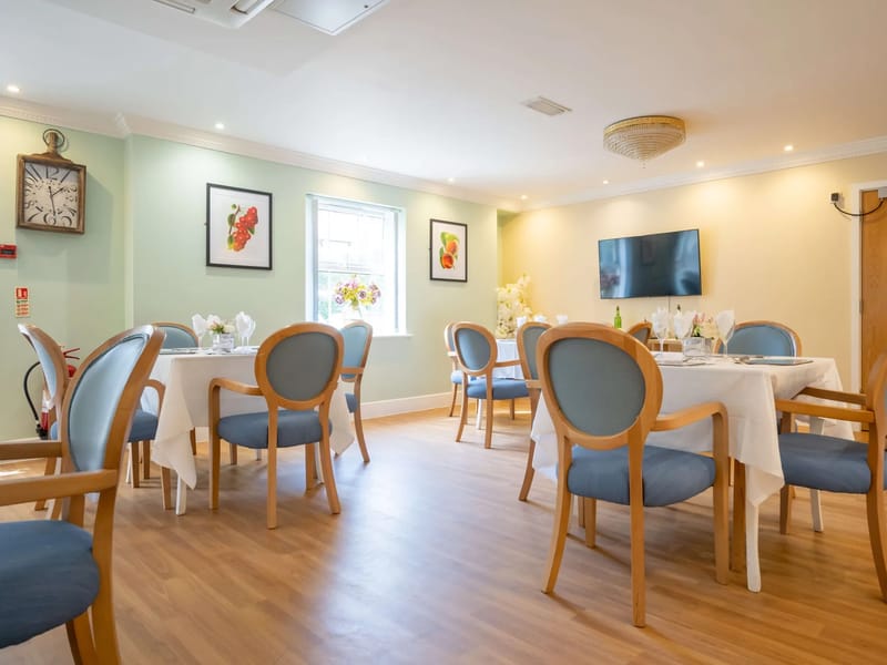 Aranlaw House Care Home - Nursing Home in Poole, England photo 4