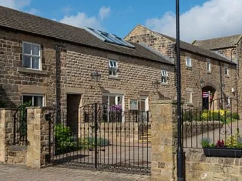 Low Laithes - Memory Care in Barnsley, England photo 3