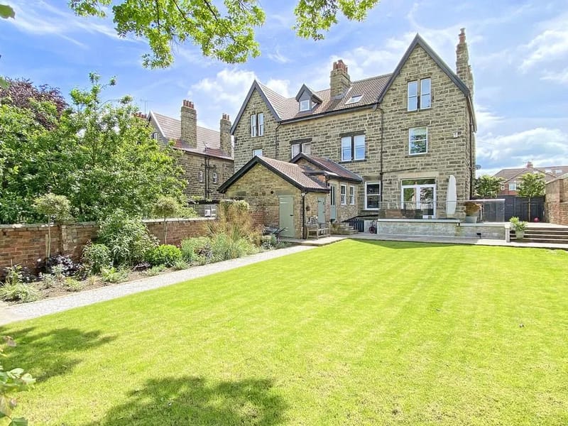 66 Hookstone Chase Harrogate - Assisted Living in Harrogate, England photo 3