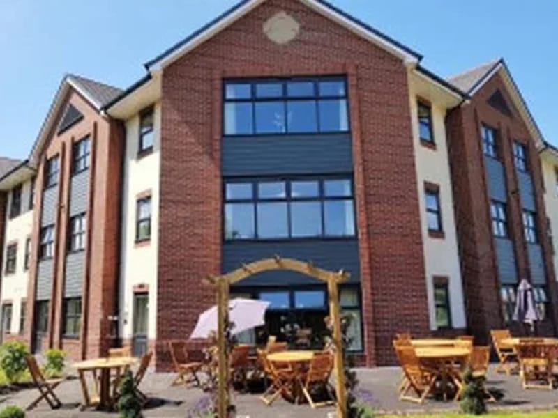 Westhill Park Care Home in Kettering, England photo 2