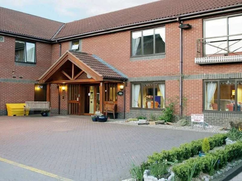 ExtraCare Charitable Trust Sunley Court in Kettering, England photo 1