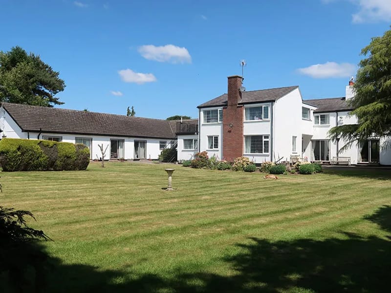 Mount Pleasant Residential Home - Assisted Living in Frodsham, England photo 2