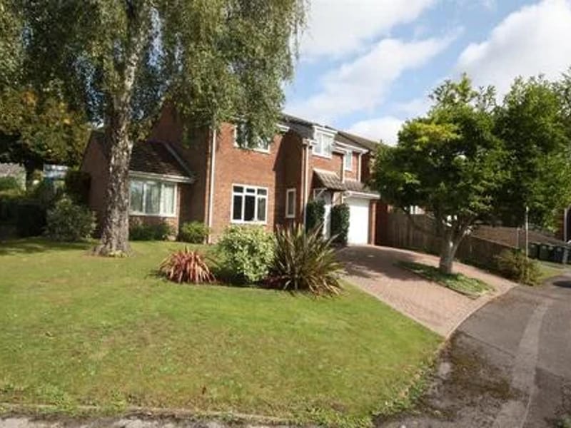 Sunnybank House - Nursing Home in Eastleigh, England photo 2