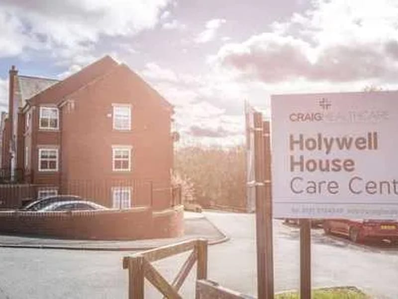 Holywell House Care Centre - Nursing Home in Whitley Bay, England photo 2