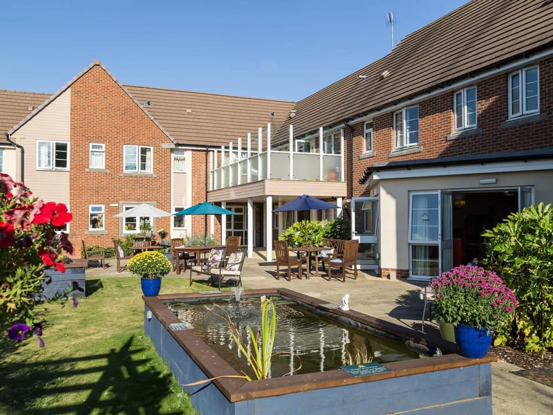 Marnel Lodge Care Home - Nursing Home in Basingstoke, England photo 4
