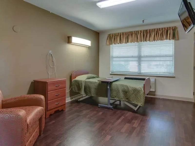 North Point Skilled Nursing Center - Nursing Home in Paola, KS photo 2