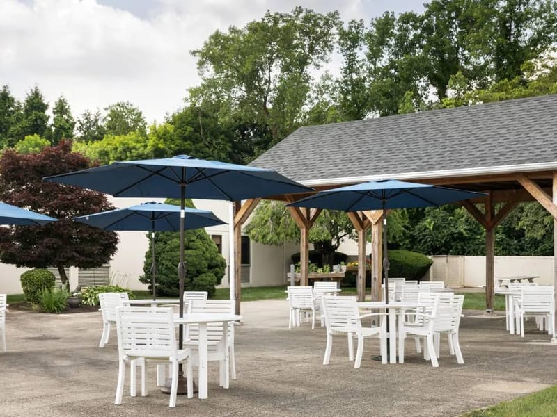 Complete Care at Glendale — Assisted Living, Naugatuck, CT · photo 2