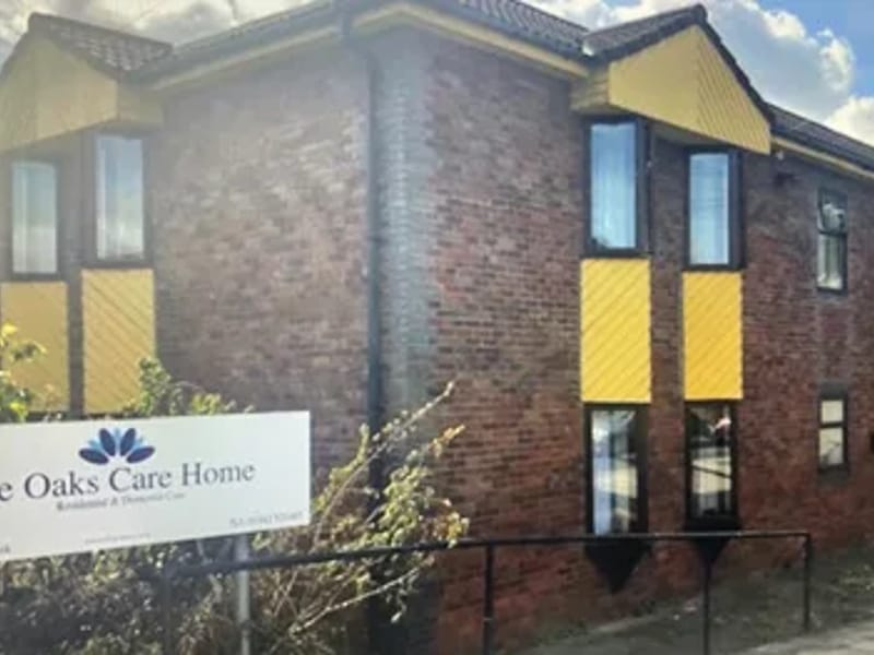 Oak Care Home in Enfield, England photo 2