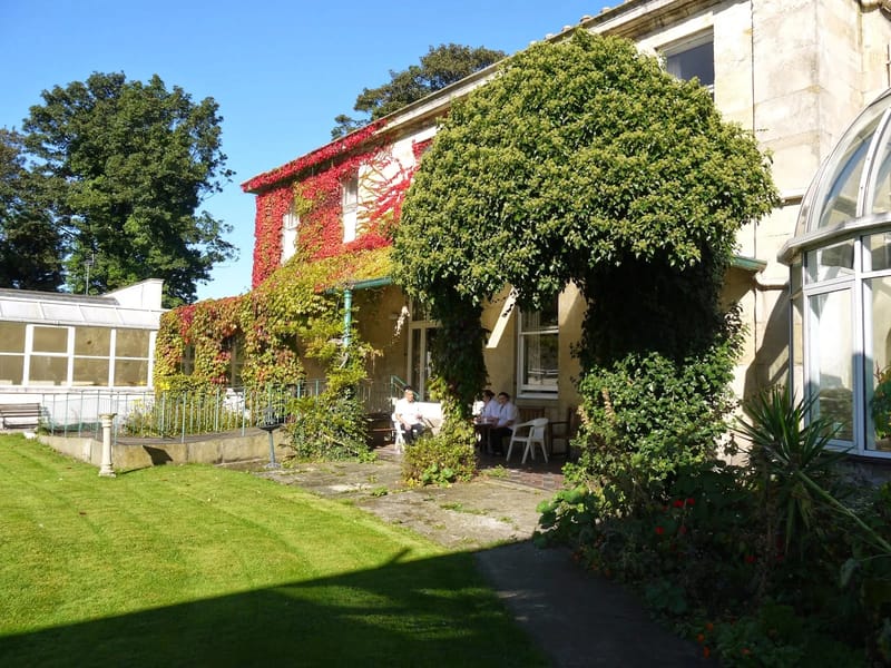Snaith Hall Care Home - Nursing Home in Goole, England photo 3
