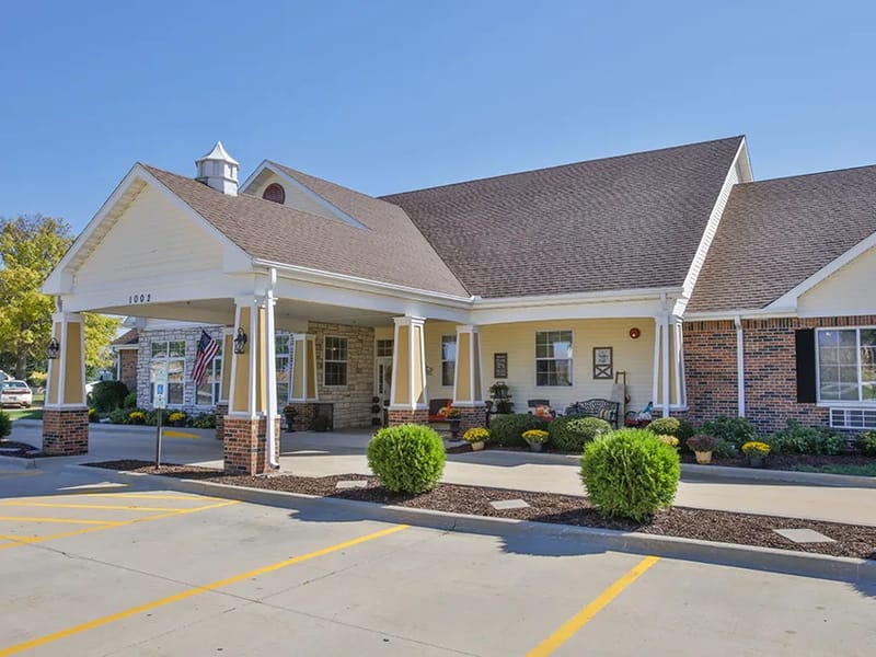 Bickford - Bloomington House - Assisted Living in Bloomington, IL photo 3