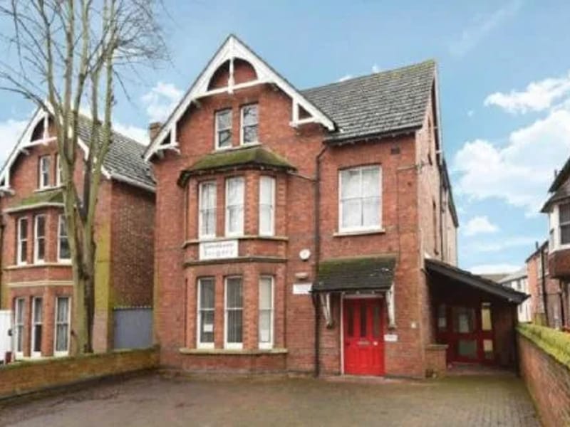 1 Lansdowne Road - Assisted Living in Bedford, England photo 2