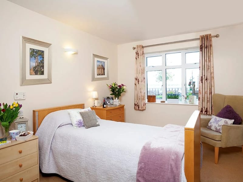 Stowford House Care Home - Nursing Home in Abingdon, England photo 3