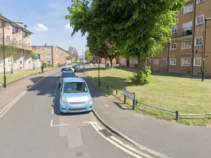 Beaconsfield Road - Assisted Living in Enfield, England photo 3