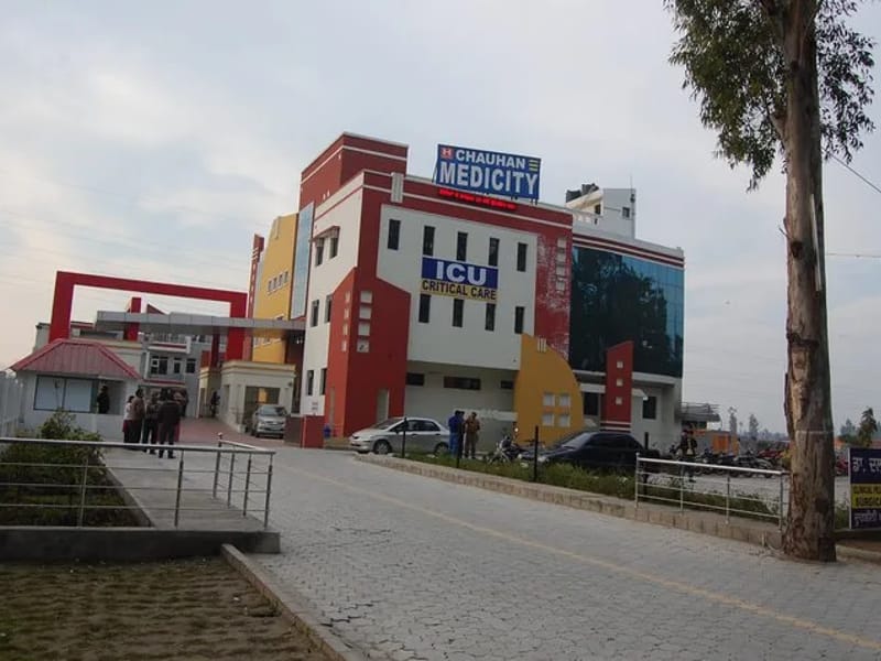 Chauhan Multispeciality & Trauma Centre - वृद्धाश्रम in Pathankot, Punjab photo 2
