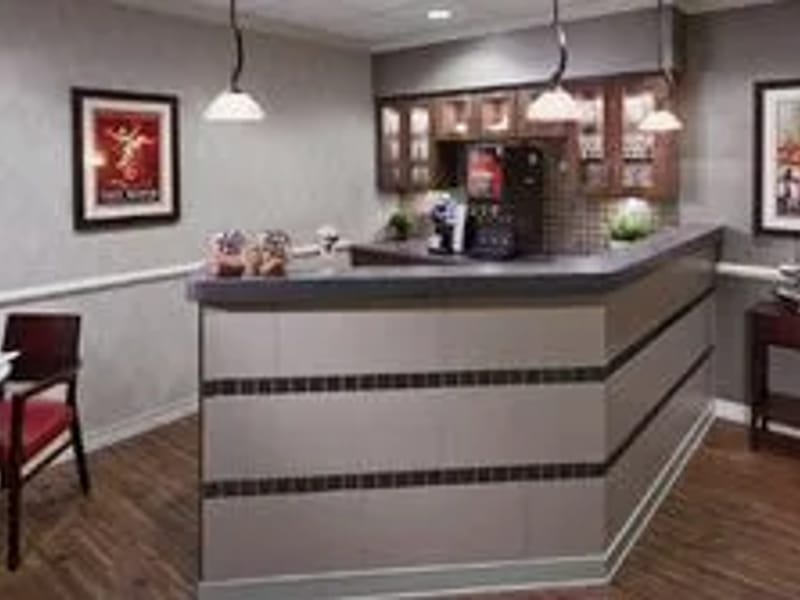 Alden Estates of Northmoor - Nursing Home in Chicago, IL photo 3