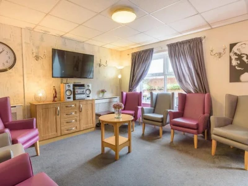 Half Acre Care Home - Nursing Home in Manchester, England photo 2