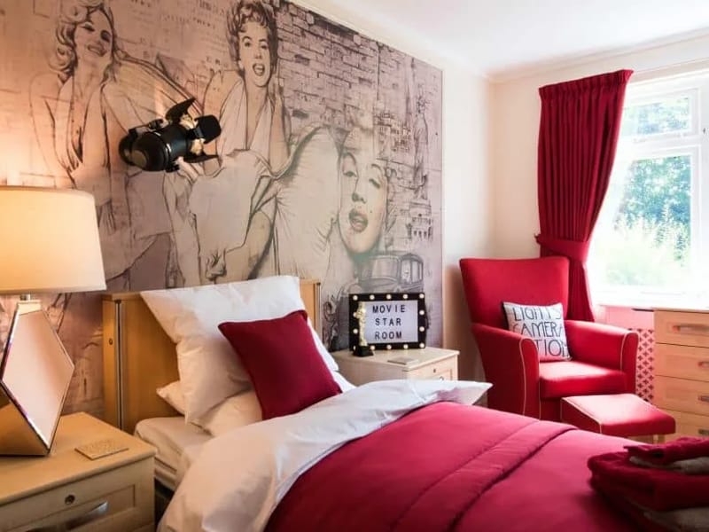 Devonshire Court in Leicester, England photo 3