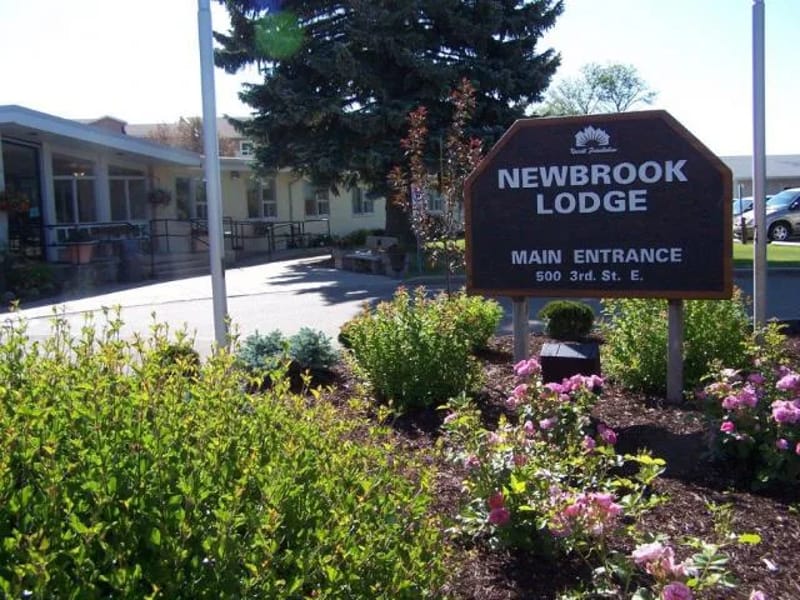 NEWBROOK LODGE - Nursing Home in Brooks, AB photo 3