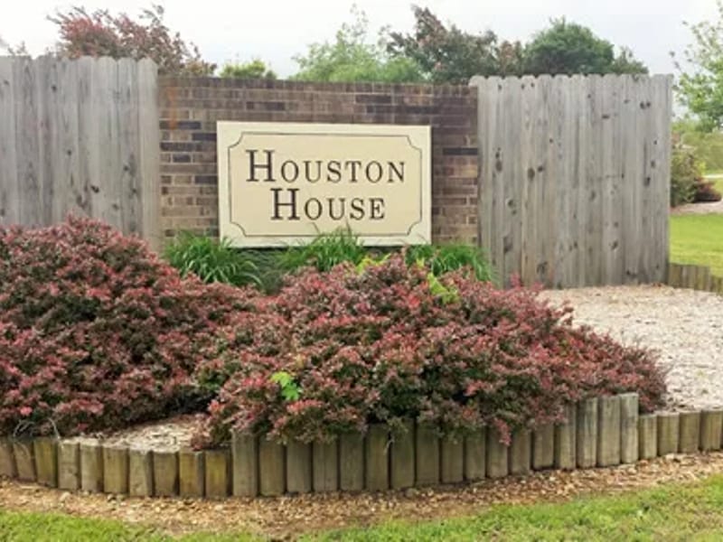 Houston House — Nursing Home, Houston, MO · photo 1