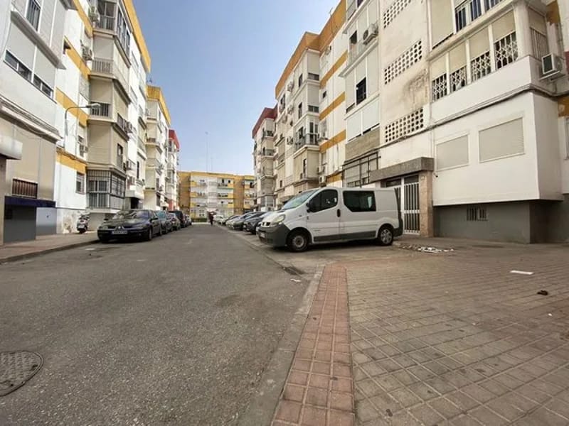 Vivienda tutelada Los Príncipes - Hogar de Ancianos in Sevilla, Andalucía photo 3