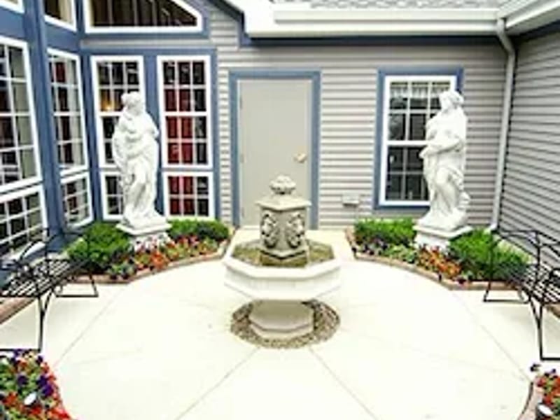 Caretel Inns of Tri-Cities - Nursing Home in Bay City, MI photo 3