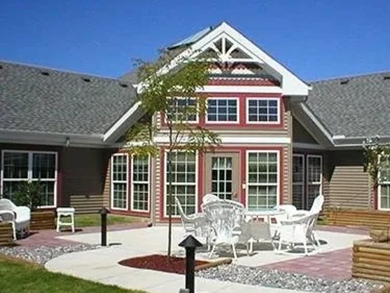 Caretel Inns of Tri-Cities - Nursing Home in Bay City, MI photo 2