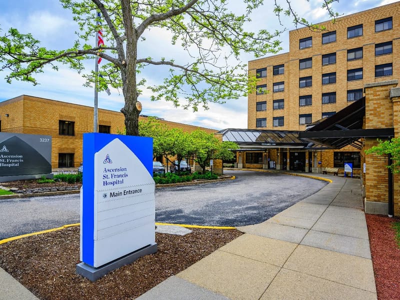 Ascension Southeast Wisconsin Hospital - St. Joseph's Campus - Hospital in Milwaukee, WI photo 2