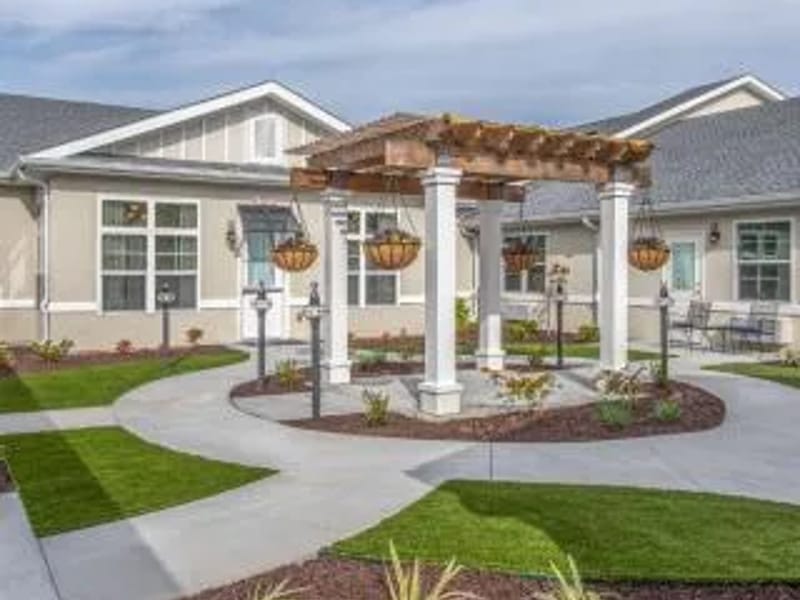 Benton House Of Florence - Assisted Living in Florence, SC photo 3