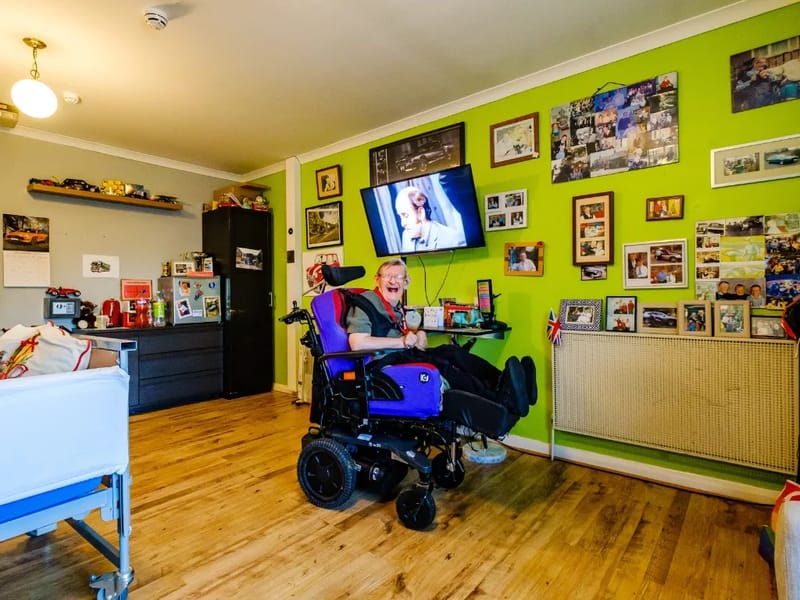 Bramshaw House - Assisted Living in Worthing, England photo 2