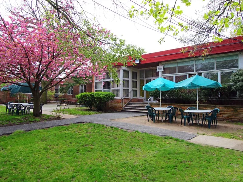 Far Rockaway Center for Rehabilitation and Nursing - Nursing Home in Far Rockaway, NY photo 1