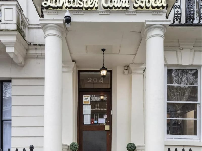 Lancaster Court - Assisted Living in Watford, England photo 2