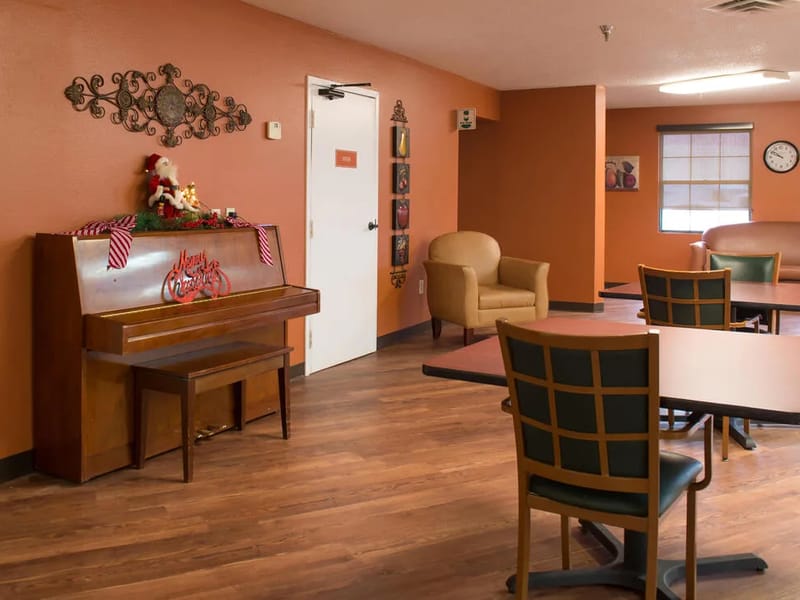 Daybreak Nursing Center - Nursing Home in Sikeston, MO photo 2