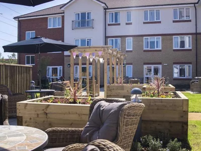 Pear Tree Court - Nursing Home in Waterlooville, England photo 3