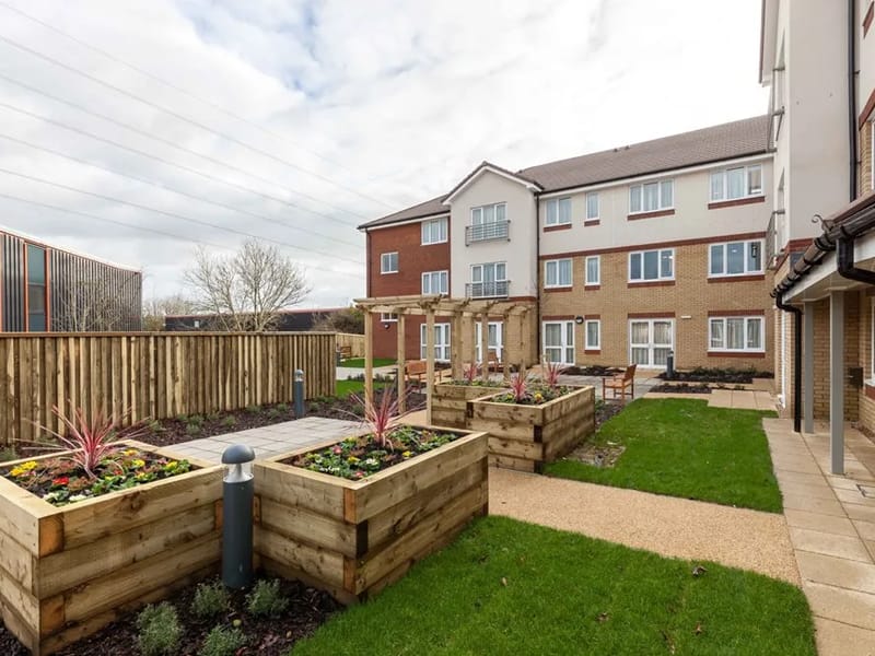 Pear Tree Court - Nursing Home in Waterlooville, England photo 2