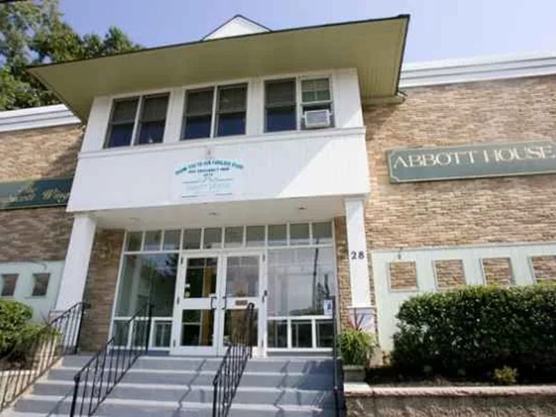 Abbott Skilled Nursing & Rehabilitation Center - Nursing Home in Lynn, MA photo 2