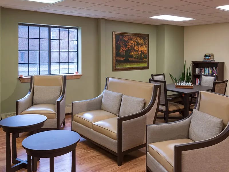 Crawford Manor Healthcare Center - Nursing Home in Cleveland, OH photo 3