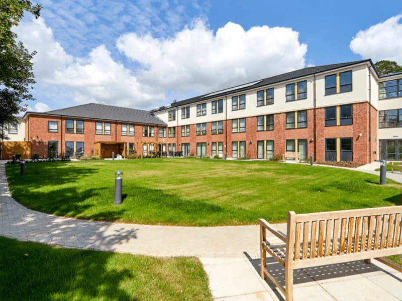 Leger Grove - Nursing Home in Doncaster, England photo 2
