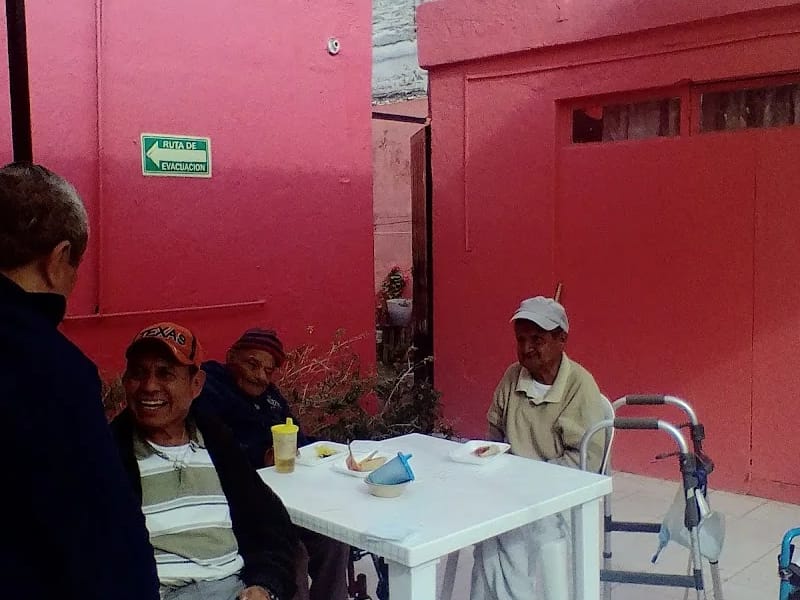 CASA HOGAR NUESTRA SEÑORA DE LA LUZ - Vida Asistida in León, Guanajuato photo 3