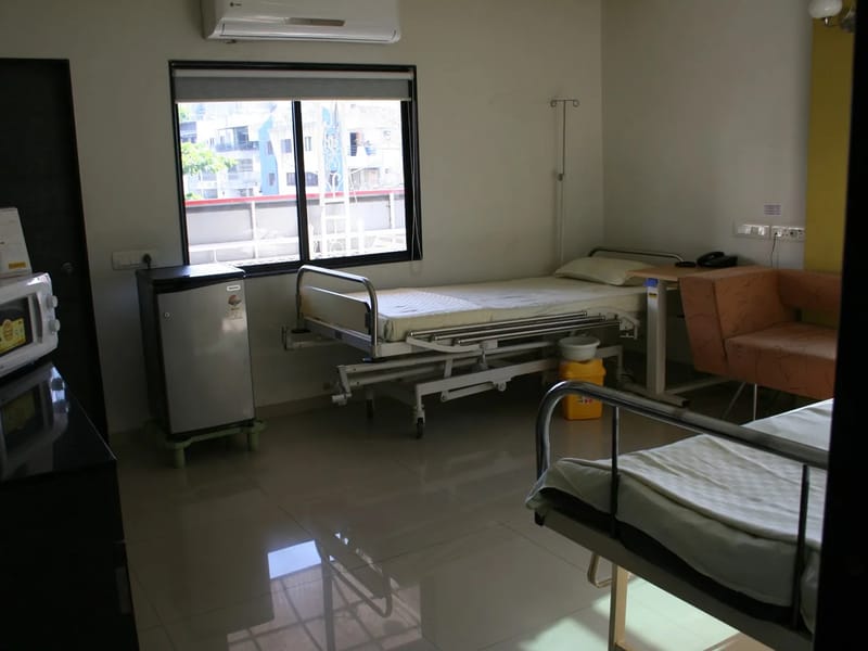 Bombay Maternity & Surgical Hospital - अस्पताल in Surat, Gujarat photo 1